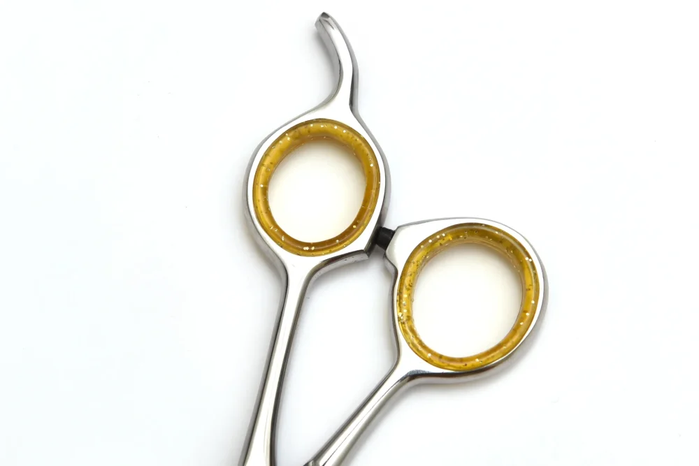 Professional Hair Cutting Scissors with Gold Finger Rest - Image 4